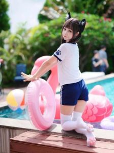 十八岁女孩高叉体操服有哪些设计特点与穿着体验详解