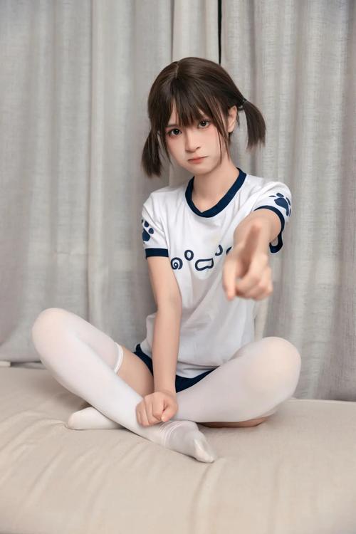 白丝体操服搭配技巧,凸显腹肌,清爽自信显身材 白丝体操服搭配技巧,凸显腹肌,清爽自信显身材